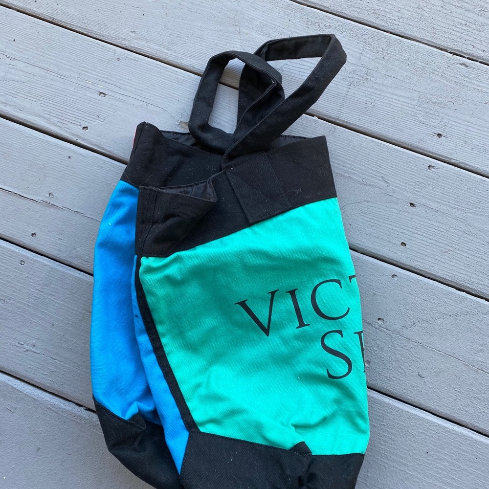 VS Colorblock Tote Bag - Picture 3 of 3